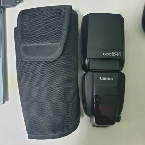 Canon 600 EX-RT Flash (5).jpg