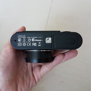 Leica X2 Bottom