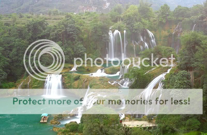 detian-waterfall-guangxi1.jpg