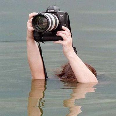 Blog+Photo+of+photographer+under+water.jpg