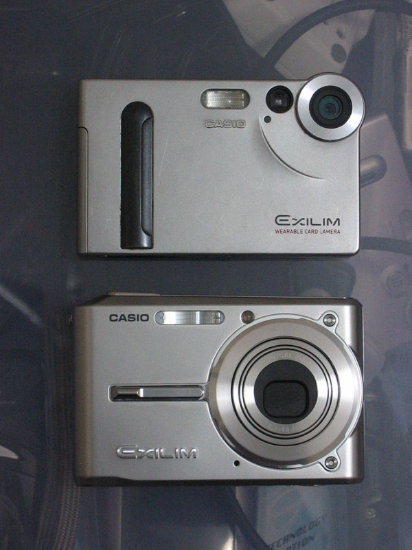 Casio_Exilim_EX-S1_and_EX-S600-600x800.jpg