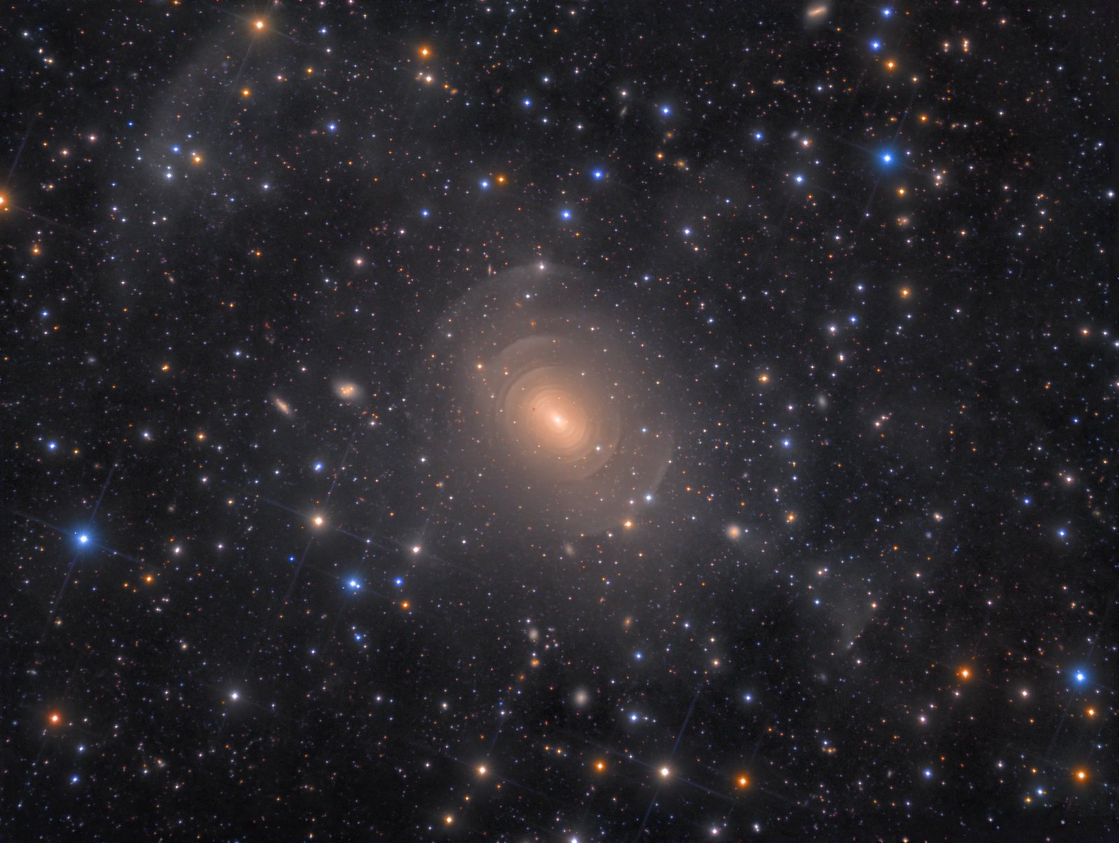 Shells-of-Elliptical-Galaxy-NGC-3923-in-Hydra-©-Rolf-Wahl-Olsen.jpg