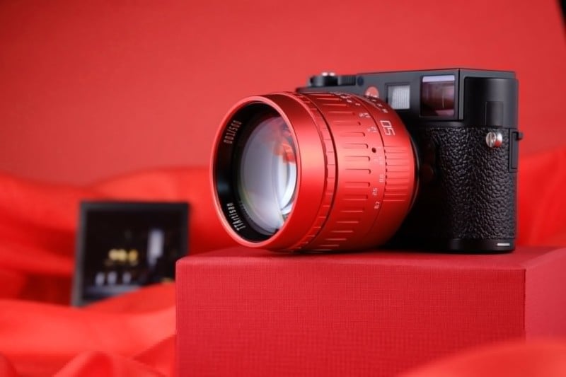Red-TTartisan-50mm-f0.95-limited-edition-lens-for-Leica-M-mount-to-celebrate-the-Year-of-the-Ox-4-800x533.jpg