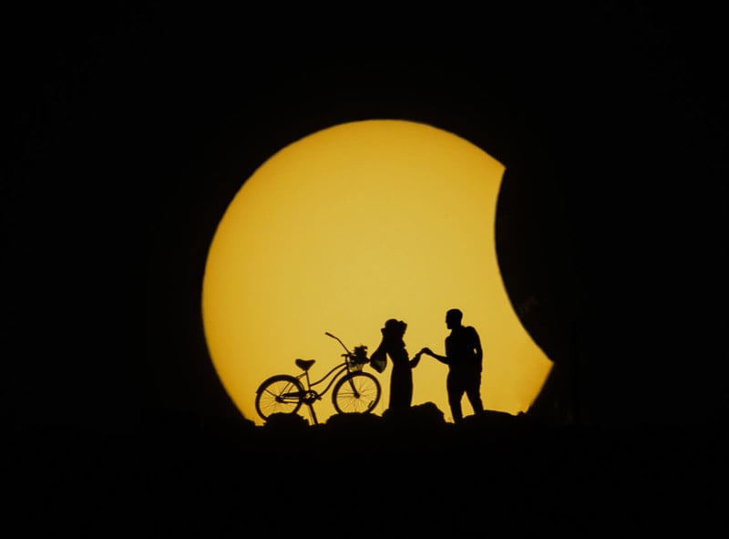 silhouettes-solar-eclipse-kareem-khalaf-800x591.jpg