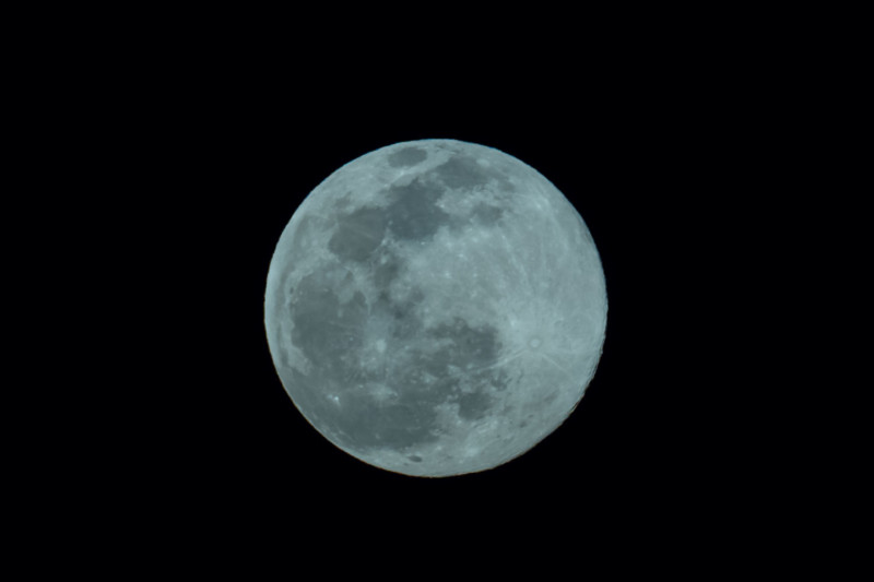 Full-Moon-Shot-on-Sony-Alpha-1-800x533.jpg