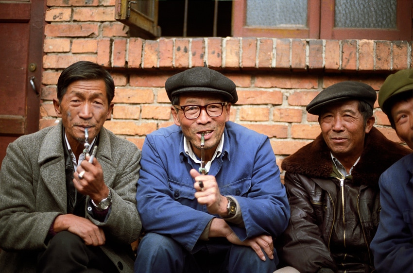 old-chinese-men-smoking.jpg
