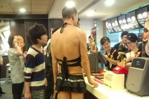 crossdressing-young-man-mcdonalds-shanghai-300x200.jpg