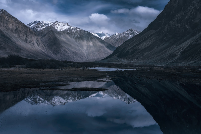 2.-A-Reflection-enroute-to-Nubra-Valley-800x534.jpg