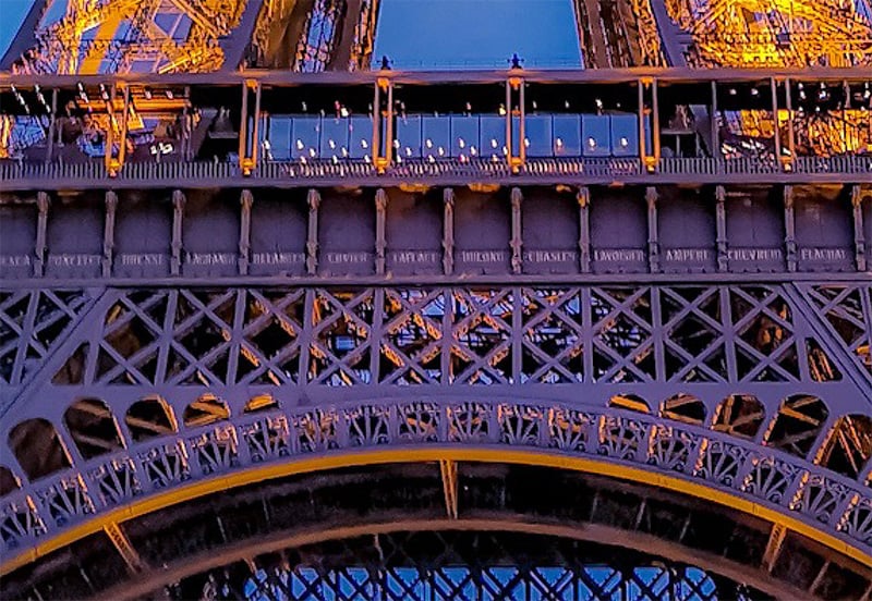 Eiffel-Tower-close-up-original.jpg