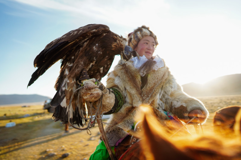 Michael-Bonocore-Eagle-Huntress-Mongolia-800x534.jpg