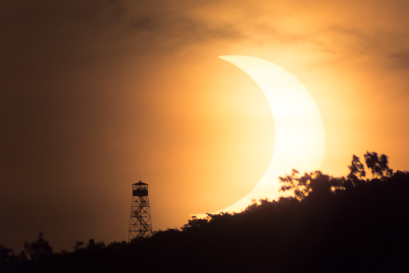 julian-diamond-solar-eclipse-photography-petapixel-10-800x534.jpg