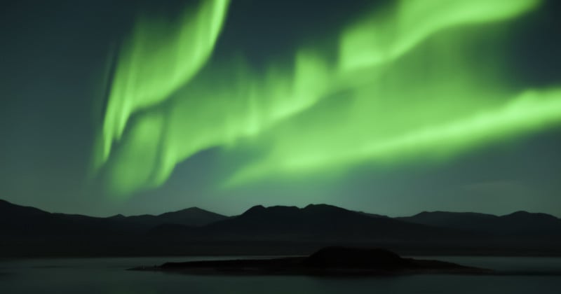 Iceland-Hotel-Offers-Months-Stay-In-Exchange-for-Northern-Lights-Photos-800x420.jpg