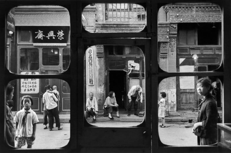 Rue-Liulichang-Chine-1965-©-Fonds-Marc-Riboud-au-MNAAG-800x533.jpg