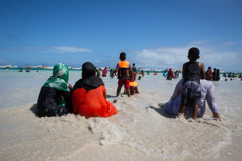 somalian-photojournalist-fardowsa-hussein-petapixel-3-800x534.jpg