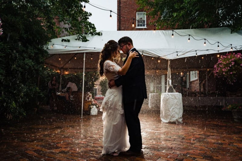 rain-wedding-photos-1024x683-1-800x534.jpg
