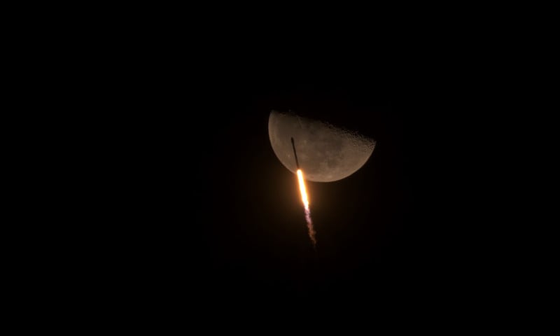 Winner_Falcon-9-soars-past-the-Moon-©-Paul-Eckhardt-copy-800x480.jpg
