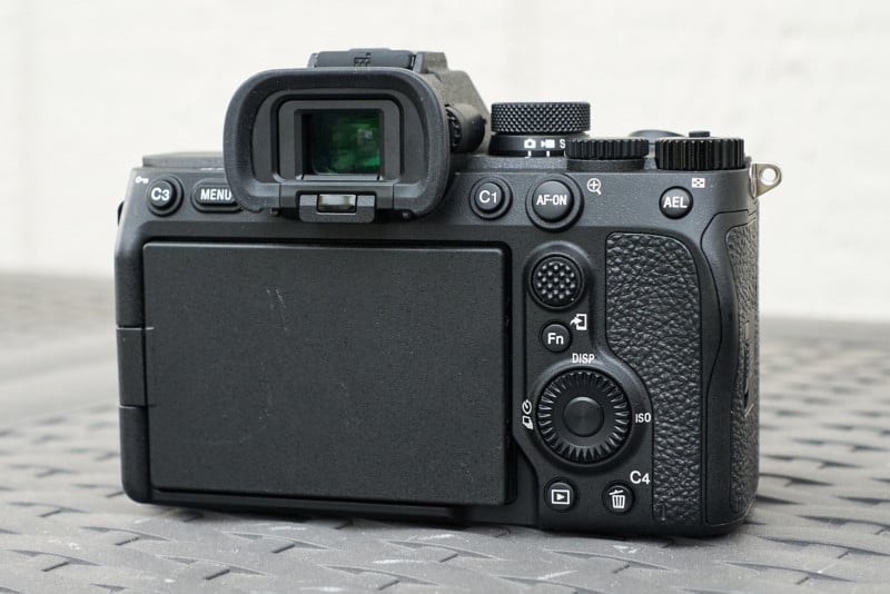 sony-alpha-7-iv-a7iv-camera-rear-closed-screen-800x534.jpg