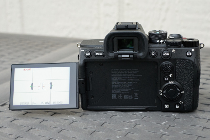 sony-alpha-7-iv-a7iv-camera-rear-flip-out-screen-800x534.jpg