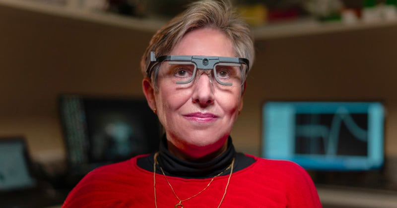 Brain-Implant-and-Camera-Glasses-Restore-Sight-to-Blind-Woman-2-800x420.jpg