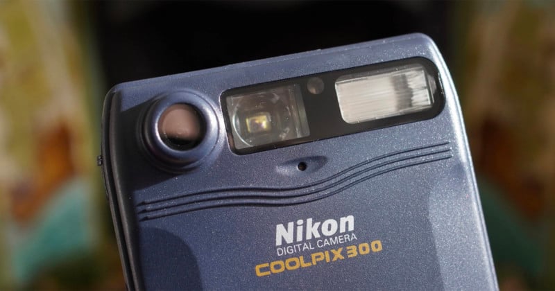 Nikon-COOLPIX-300-Retro-Review-The-World-Wasnt-Ready-for-It-800x420.jpg