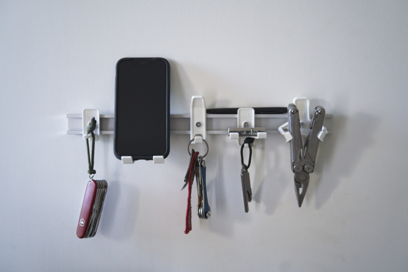 Superhooks attached to an aluminum rail Superhooks attached to an aluminum rail