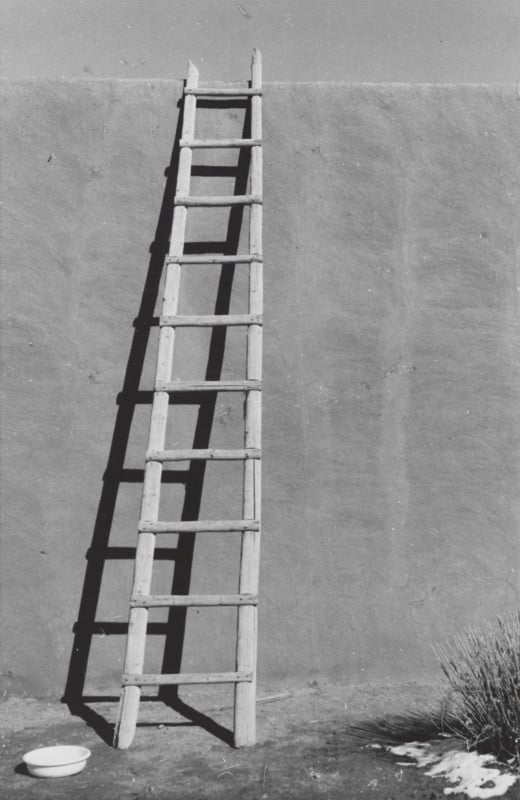 4_OKeeffe-Ladder-against-Studio-Wall-EX_2021_GO_031-520x800.jpg