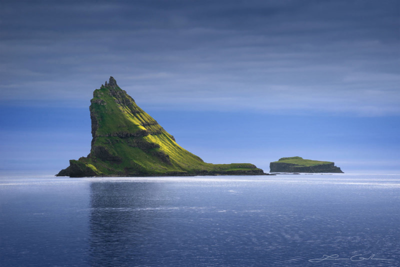 Timeless-Mountain-Island-Faroe-Islands-Gintchin-Fine-Art-800x534.jpg